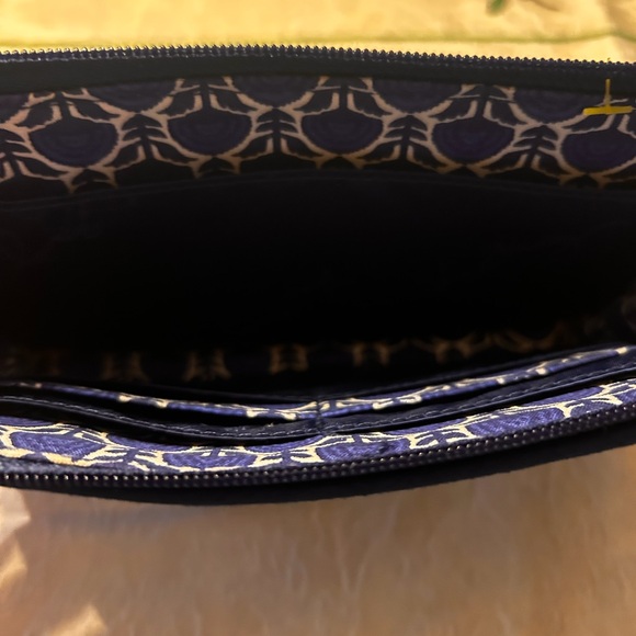 Vera Bradley Blue and White blue cobalt tile Quilted Wallet wristlet - Picture 3 of 4